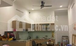 Nhà đối diện chung cư Moonlight 1 trệt 2 lầu 3PN +5 WC xe hơi đậu trước nhà