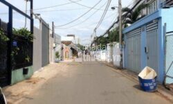 Bán gấp nhà đất rất vuông vức hẻm 630/ QL13 cao ráo 1 sẹc đường nhựa