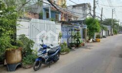 Cần bán nhà cấp 4 đang cho thuê thu nhập hơn 10tr/tháng, cách QL13 đúng 20m