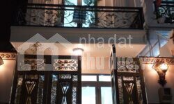 Nhà phố mới xây 2 căn liền kề 1 trệt 2 lầu 4PN 5WC + phòng thờ, sân thượng