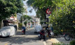 Cho thuê mặt bằng nhà nguyên căn mới xây mặt tiền gần ngã tư Thủ Đức